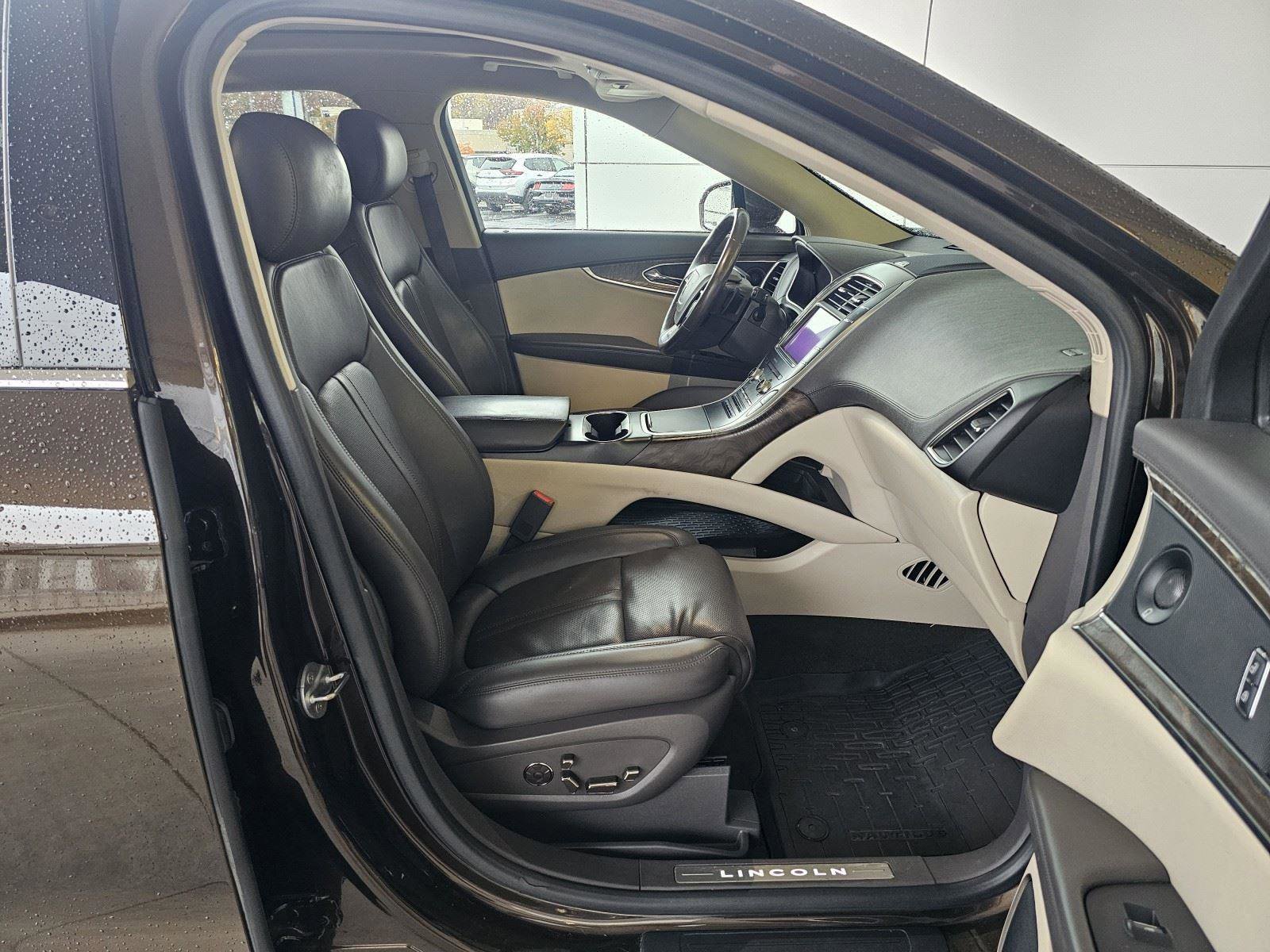 Used 2019 Lincoln Nautilus Reserve w/ Driver Assistance Package image 12