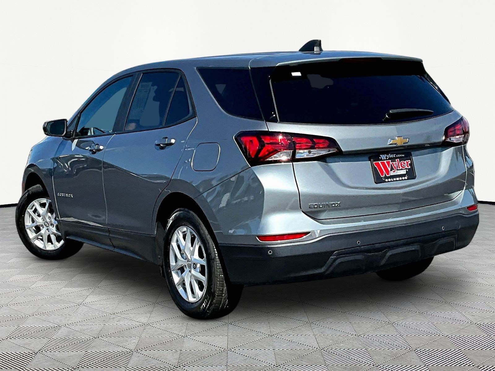 Used 2024 Chevrolet Equinox LS FWD image 4