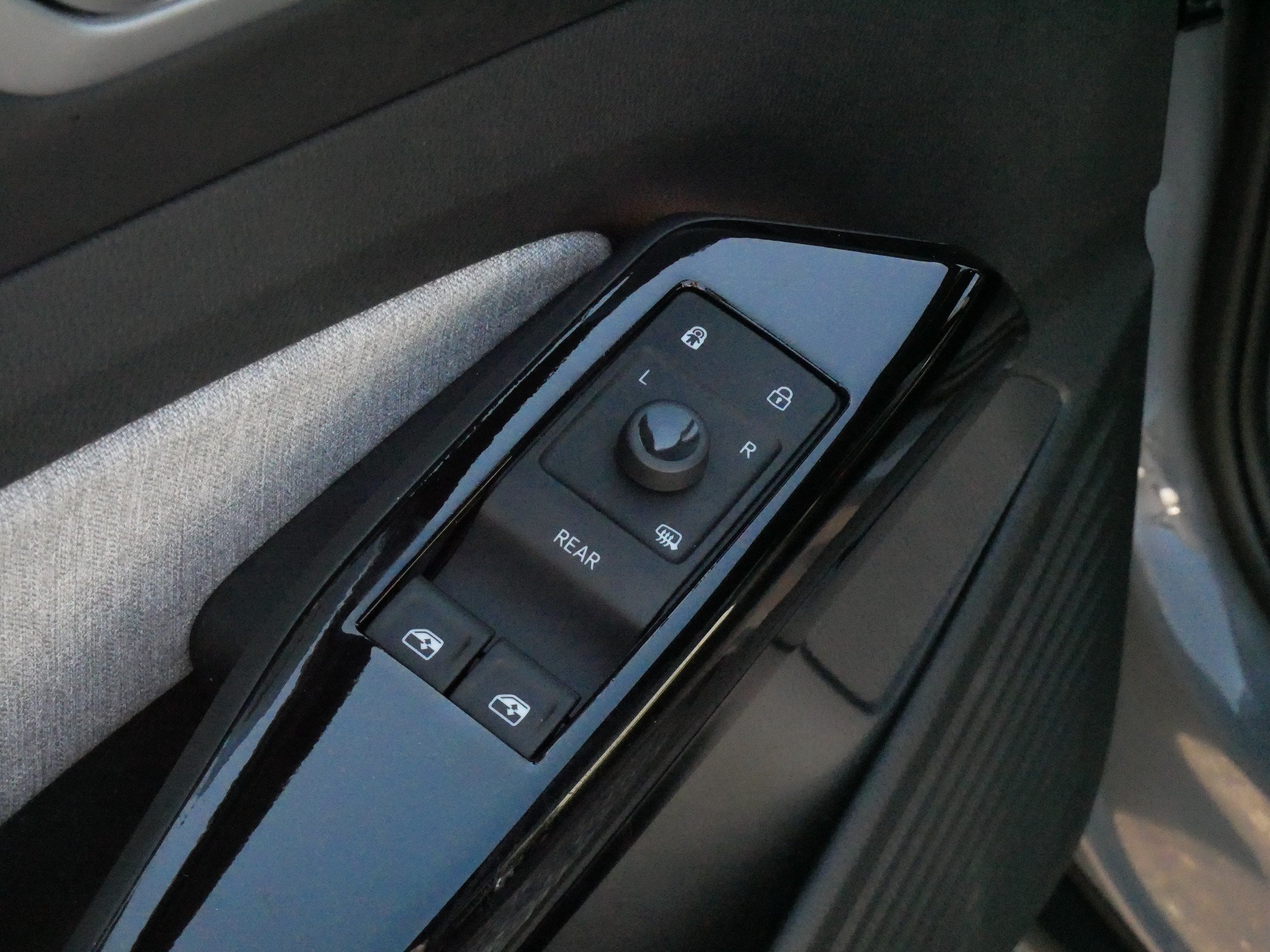 Certified 2023 Volkswagen ID.4 Pro RWD image 19