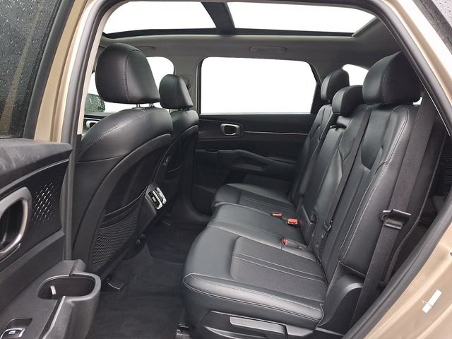 Used 2021 Kia Sorento S w/ Panoramic Sunroof Package AWD/4WD image 17