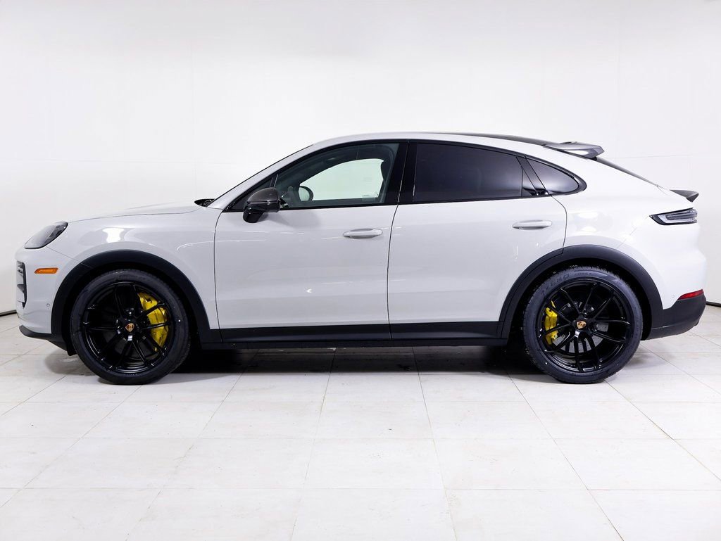New 2026 Porsche Cayenne Turbo GT image 2