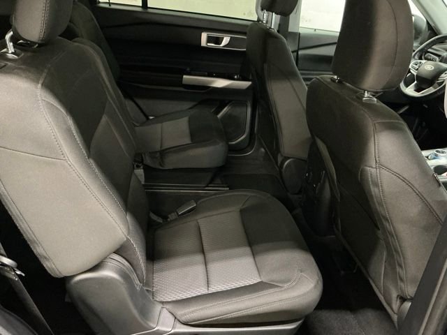 Used 2023 Ford Explorer XLT image 18