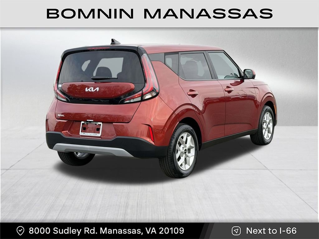 Used 2023 Kia Soul LX w/ LX Technology Package image 6