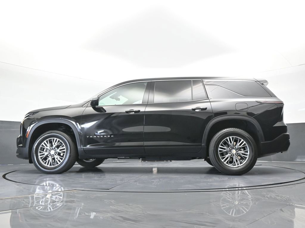 Used 2024 Chevrolet Traverse LS image 65