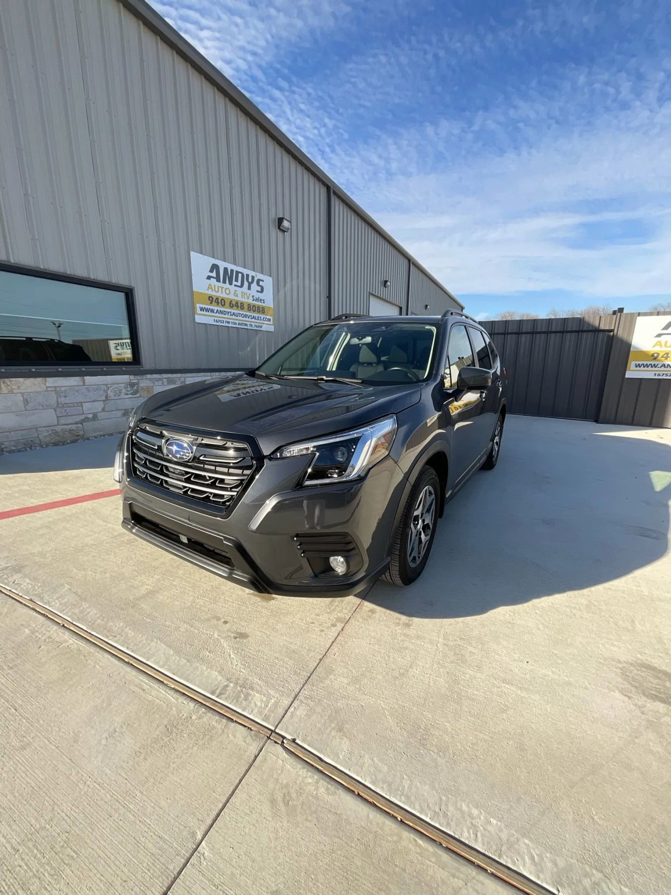Used 2023 Subaru Forester Premium image 3