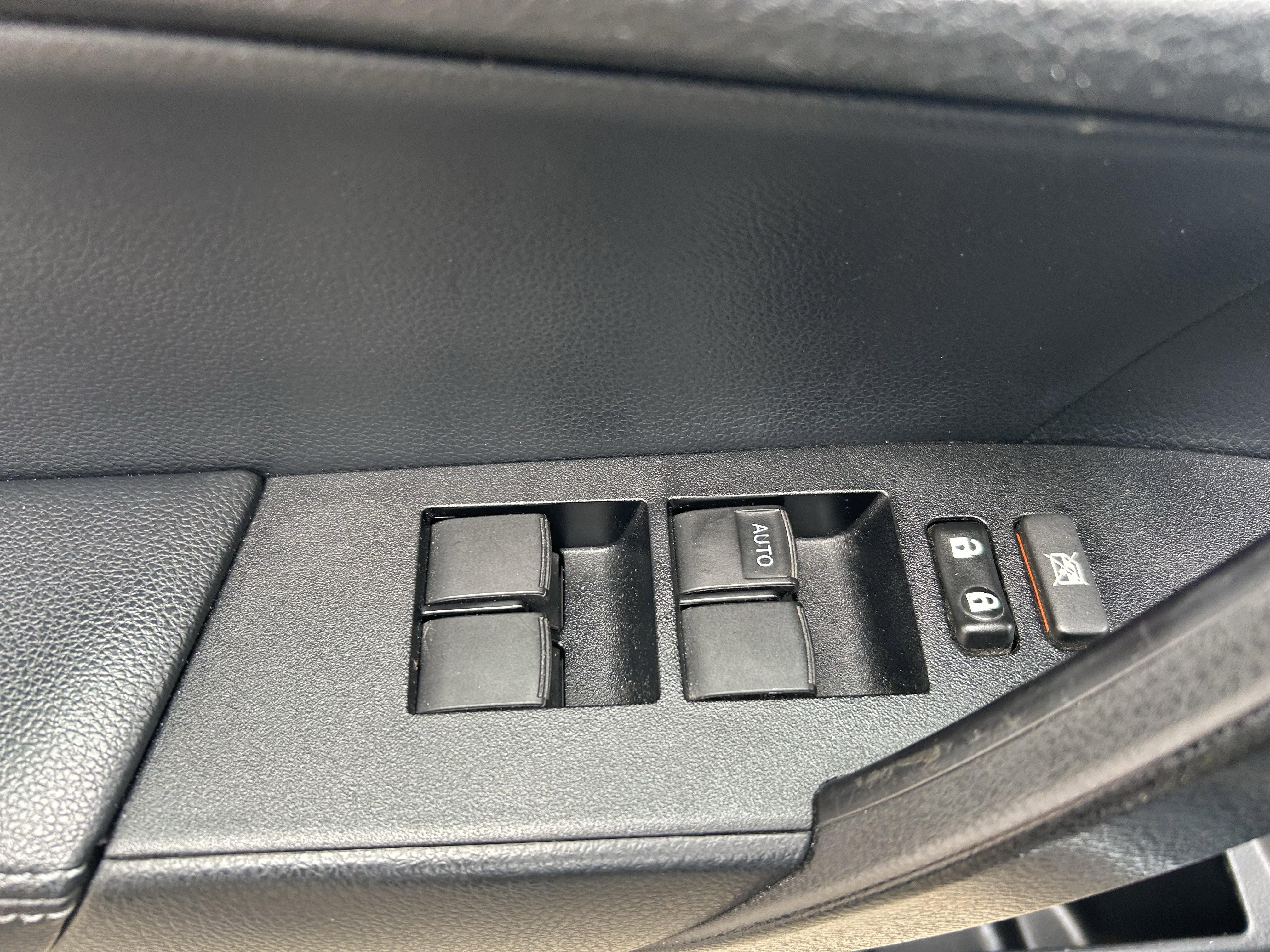 Used 2017 Toyota Corolla XSE w/ Carpet Mat Package (TMS) FWD image 17
