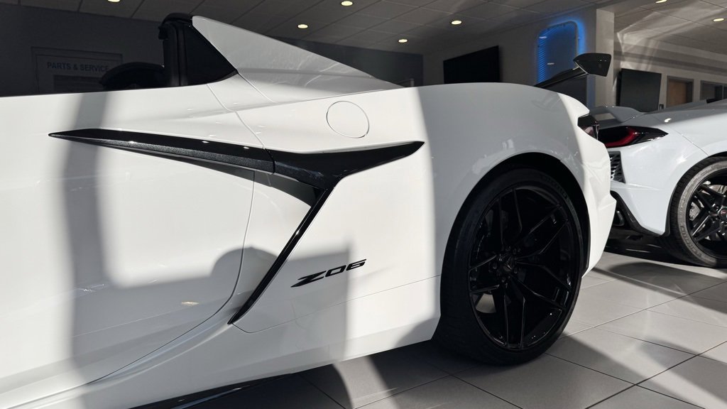 Used 2025 Chevrolet Corvette Z06 image 23