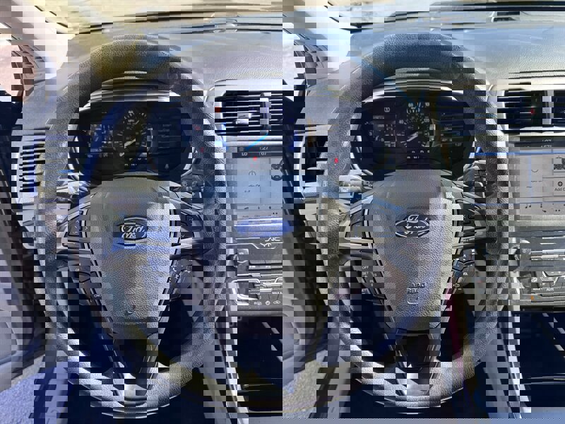 Used 2019 Ford Fusion SE image 8