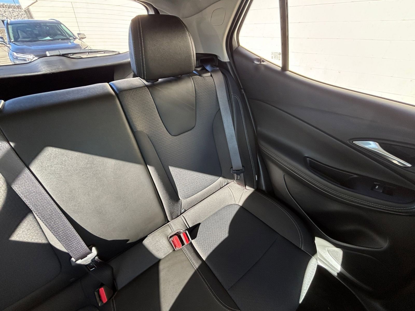 Used 2025 Buick Encore GX Preferred image 37