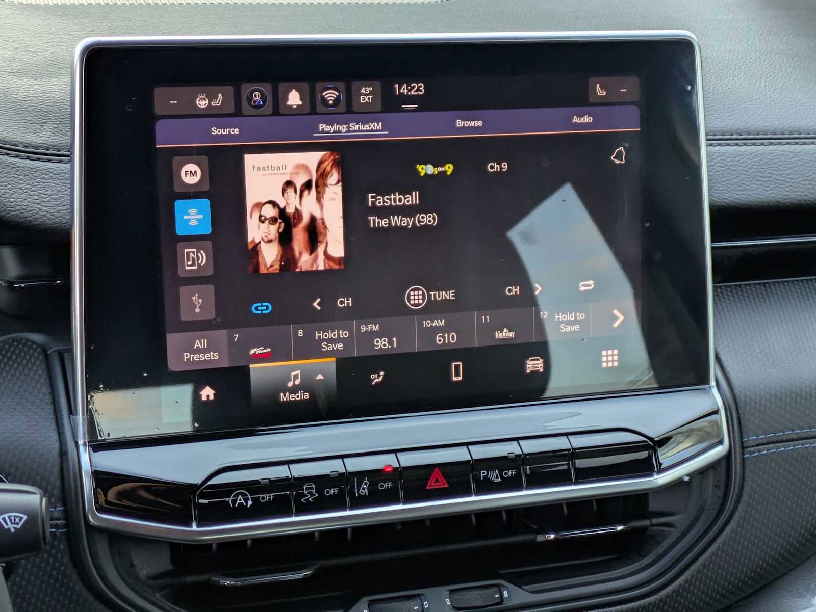 Used 2025 Jeep Compass Limited w/ Sun & Sound Group image 26