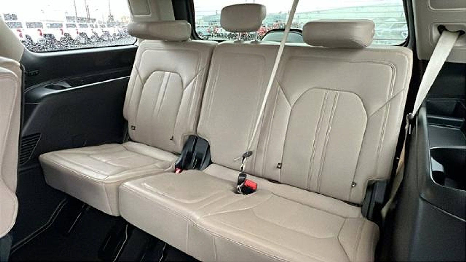 Used 2024 Ford Expedition Limited image 14