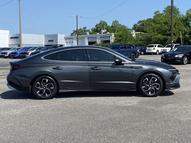 Used 2024 Hyundai Sonata SEL FWD image 2