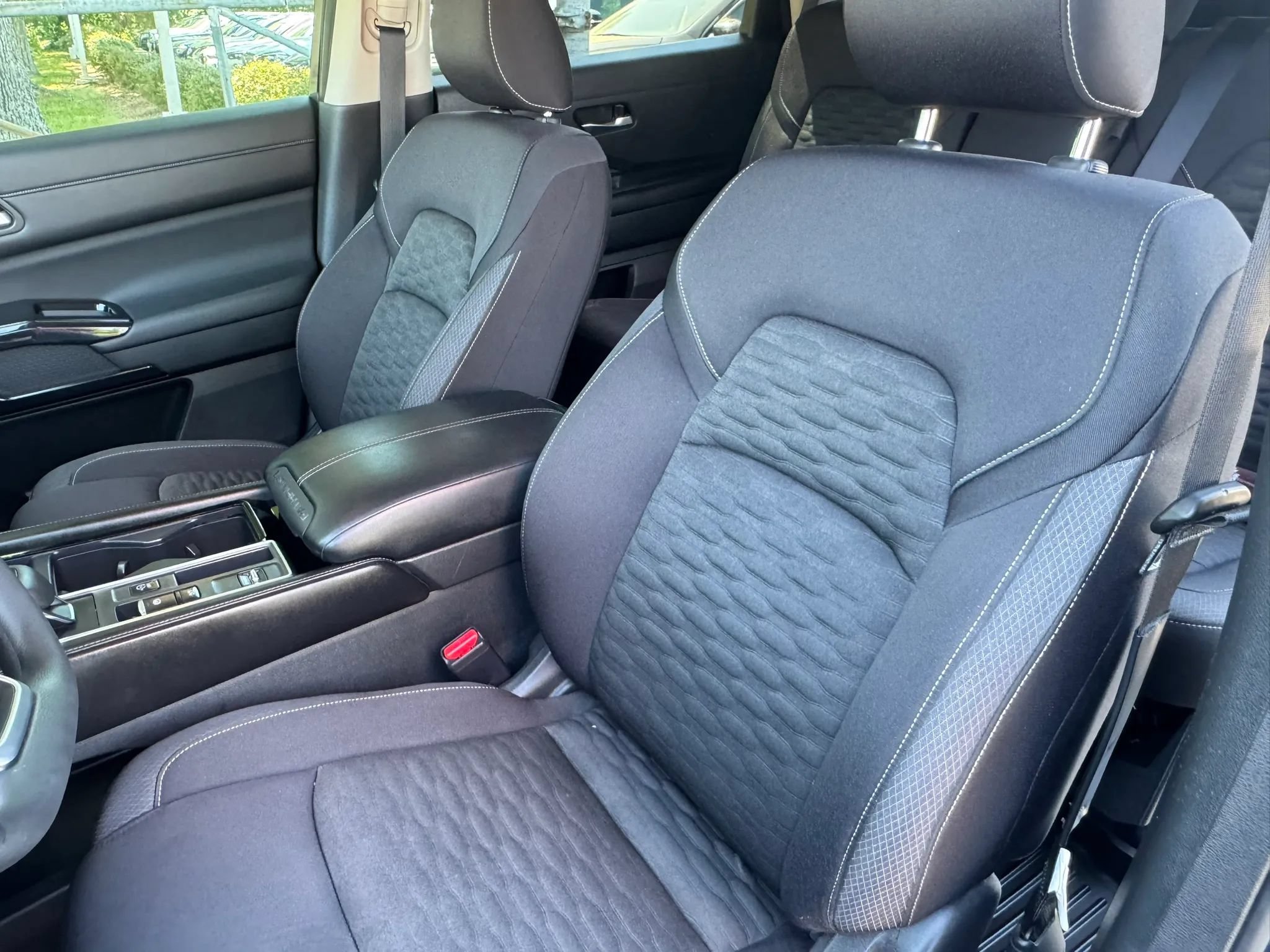 Used 2022 Nissan Pathfinder S FWD image 10