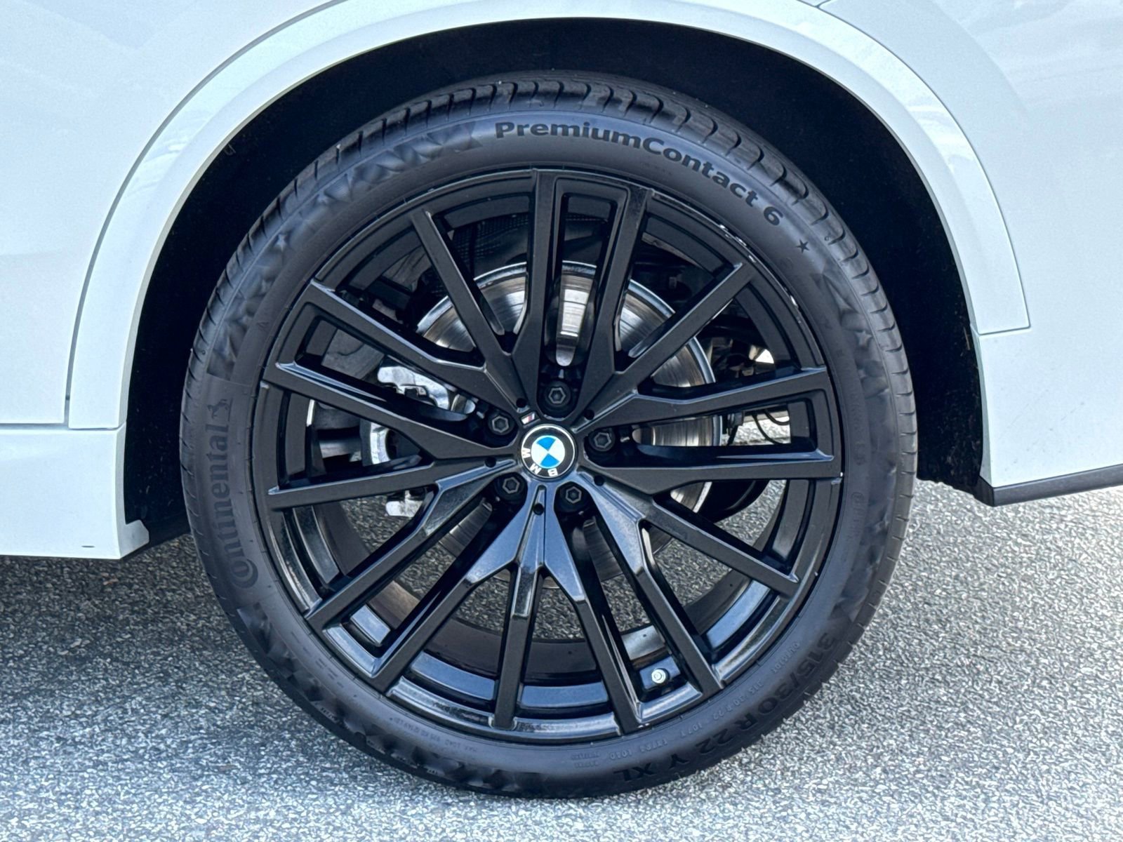 Used 2023 BMW X5 xDrive40i w/ M Sport Package image 18