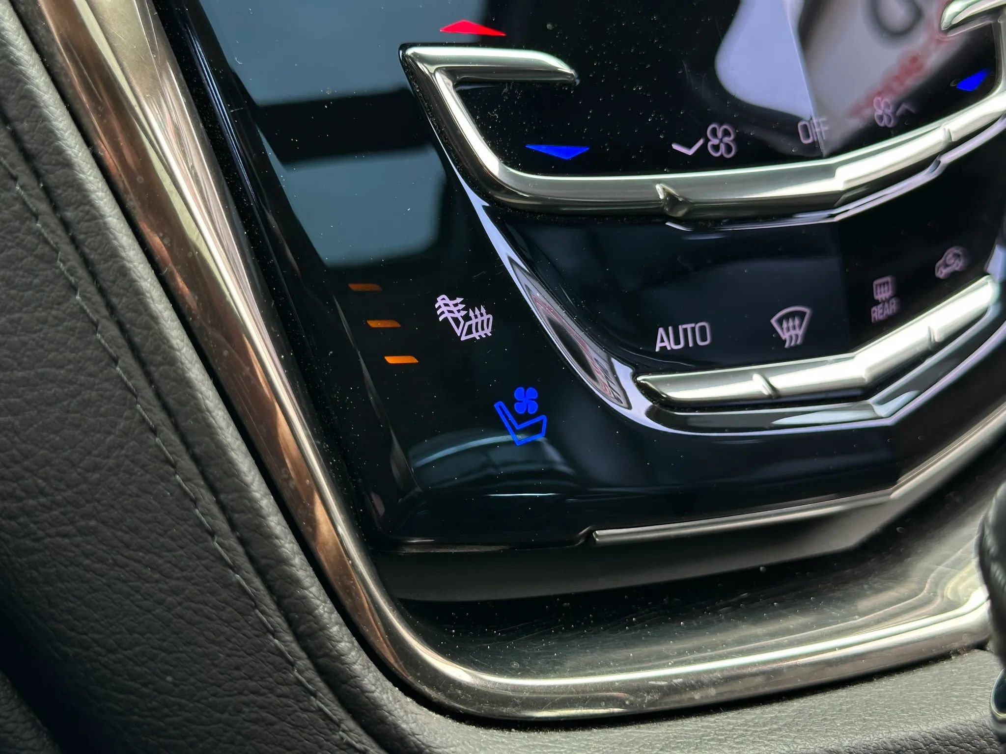 Used 2019 Cadillac CTS AWD Sedan w/ Seating Package image 38