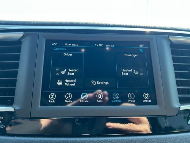 Used 2019 Chrysler Pacifica Touring Plus w/ S Appearance Package FWD image 19