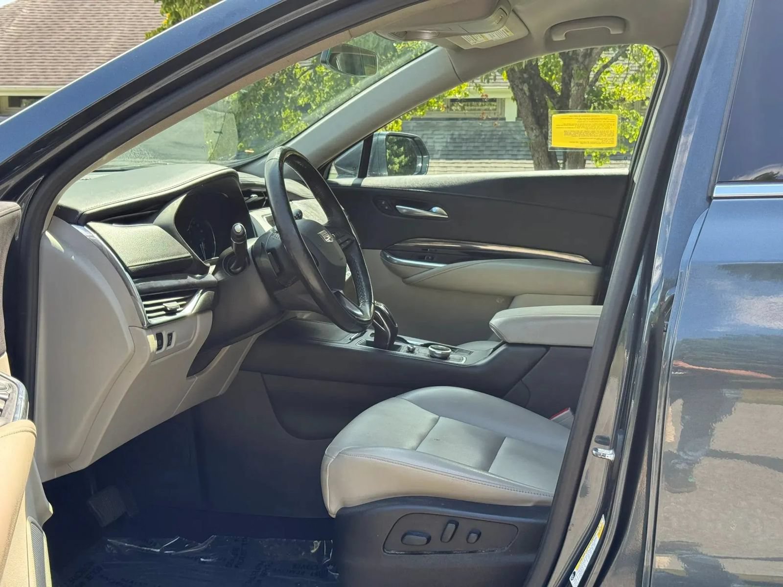 Used 2019 Cadillac XT4 Luxury FWD image 12