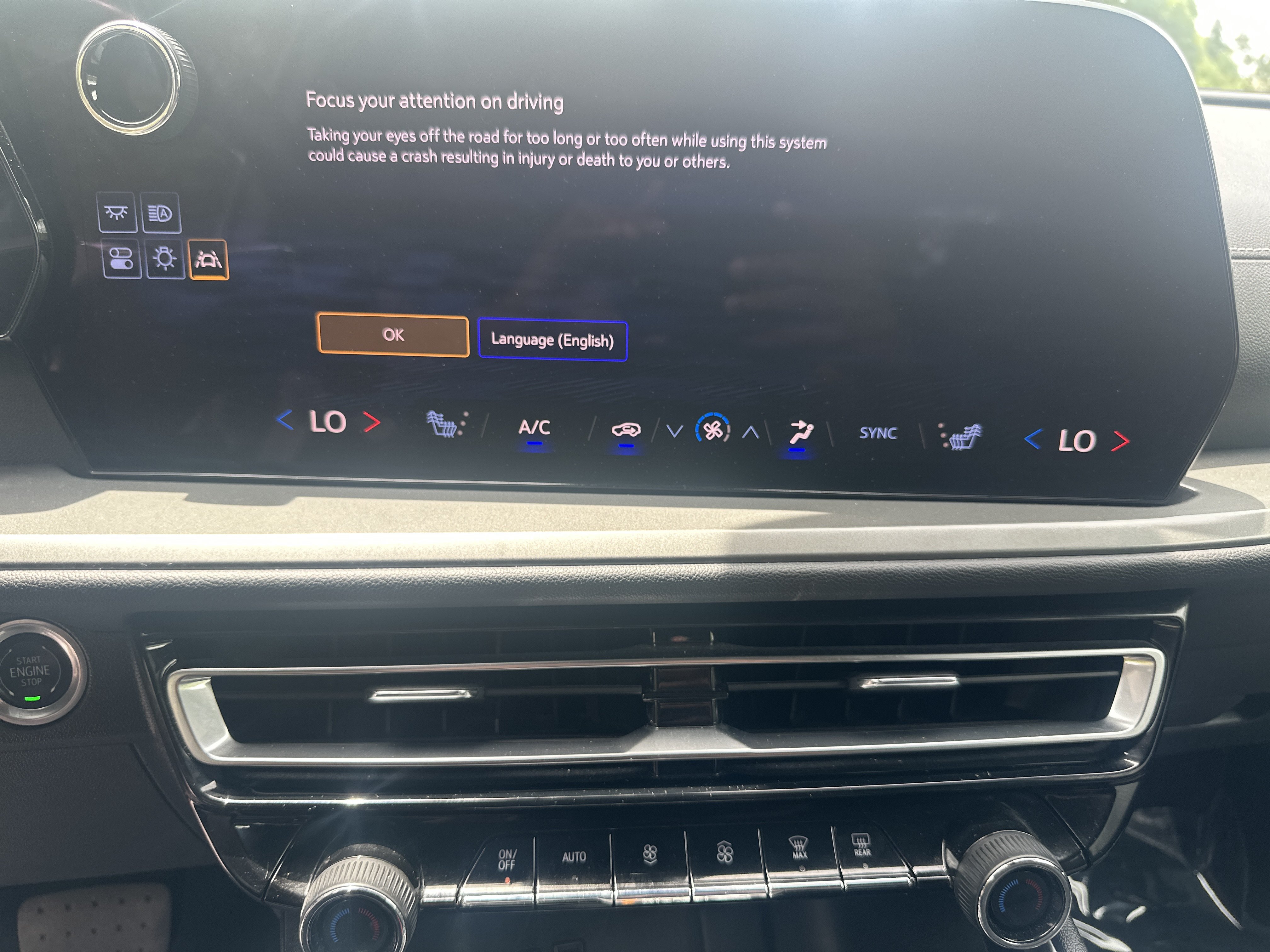 Used 2024 Chevrolet Traverse LT FWD image 31