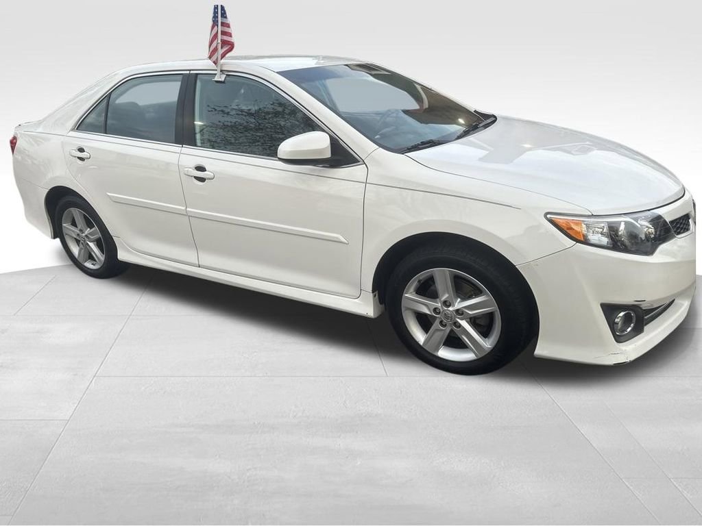 Used 2014 Toyota Camry SE image 24