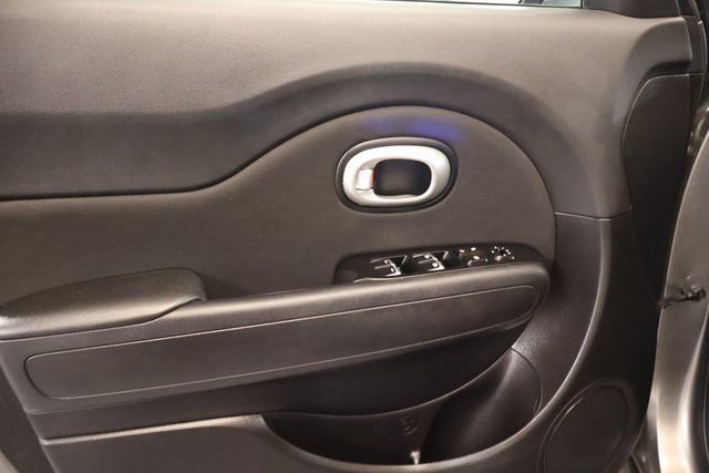 Used 2019 Kia Soul + image 9