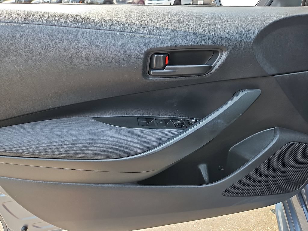 Used 2023 Toyota Corolla LE w/ Carpet Mat Package (TMS) FWD image 13