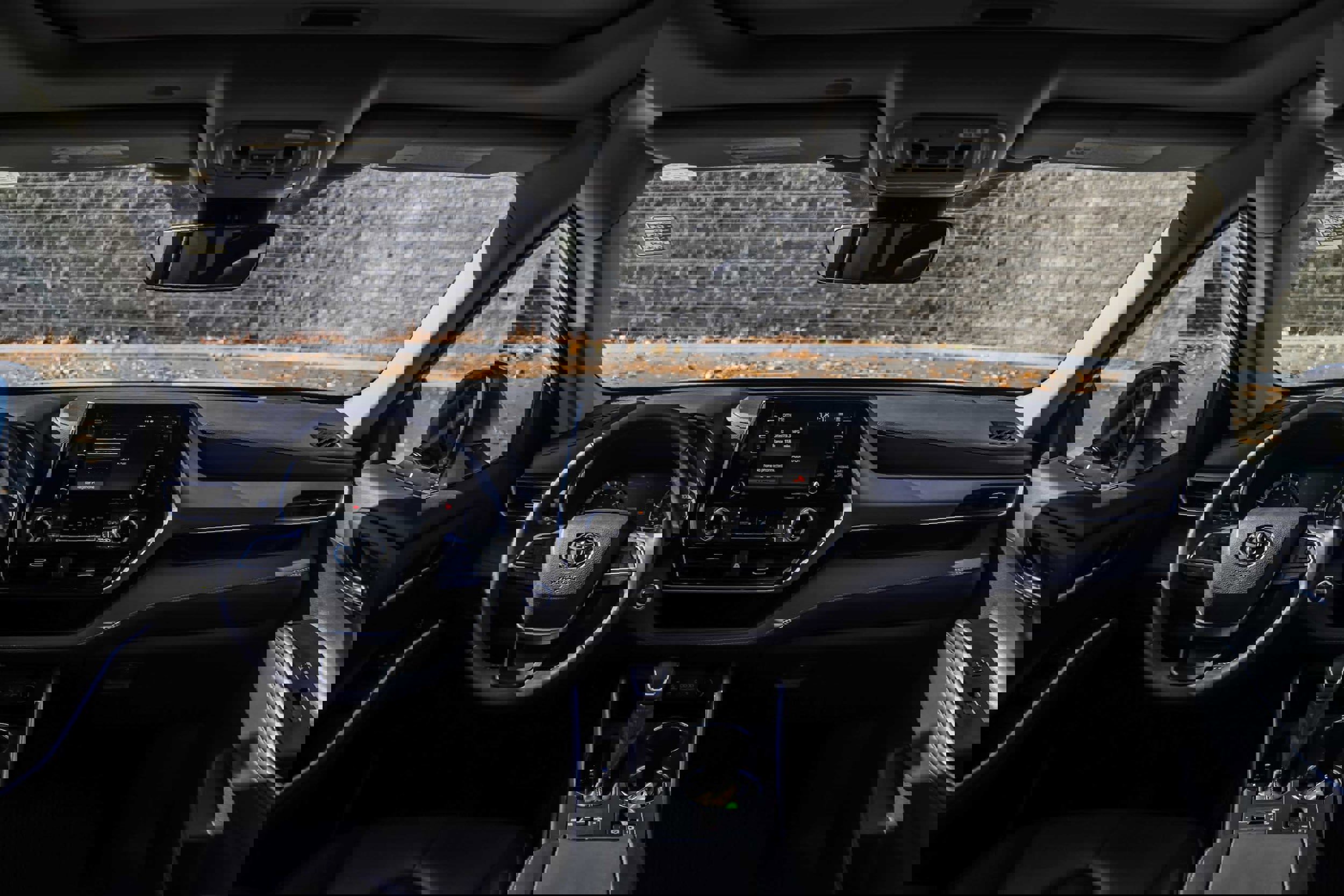 Used 2022 Toyota Highlander XLE image 25