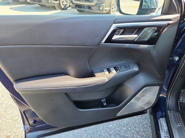 Used 2023 Mitsubishi Outlander SE AWD/4WD image 12