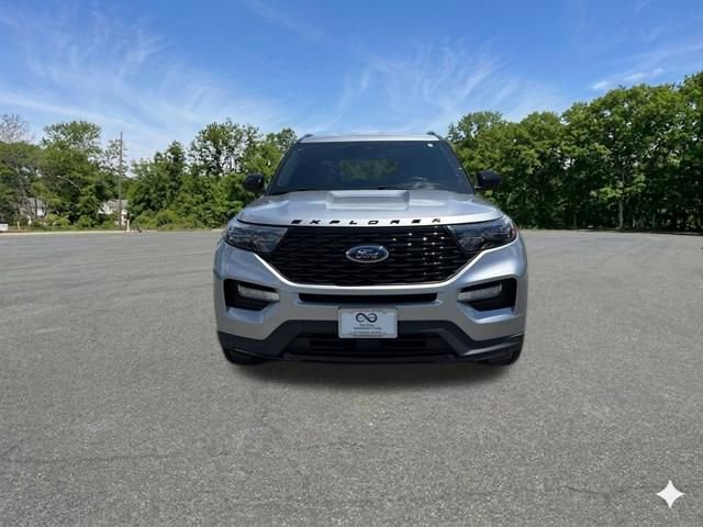 Used 2023 Ford Explorer ST-Line AWD/4WD image 3