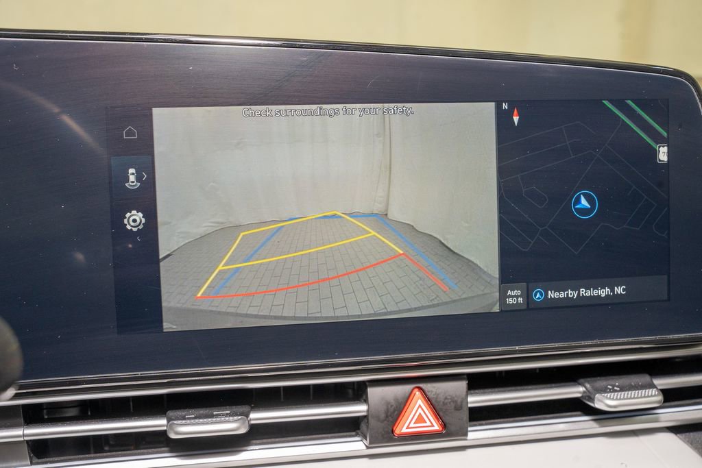 Used 2025 Hyundai Elantra Limited image 14