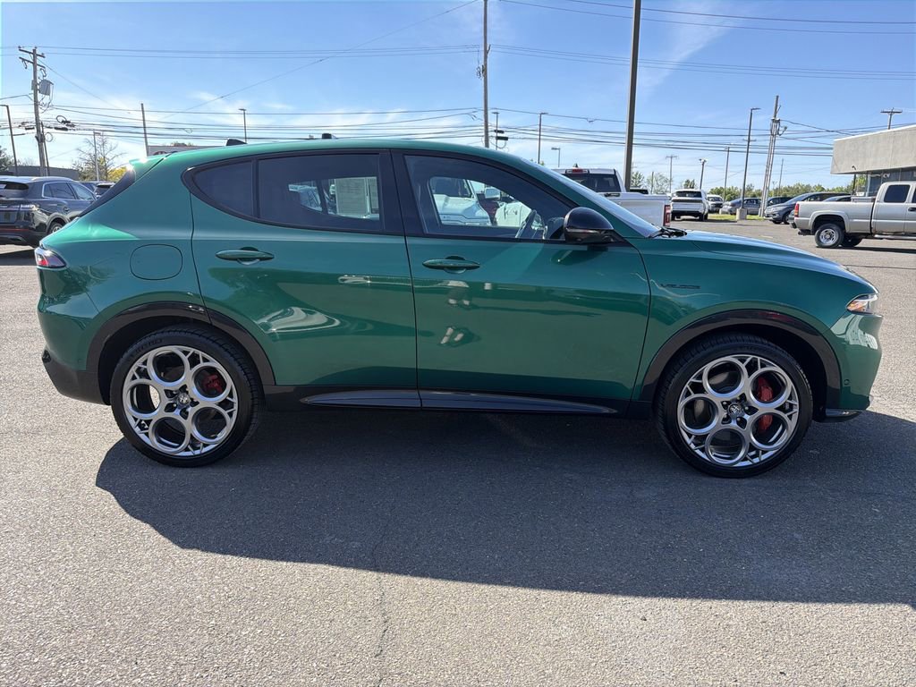 Used 2024 Alfa Romeo Tonale Veloce AWD/4WD image 6