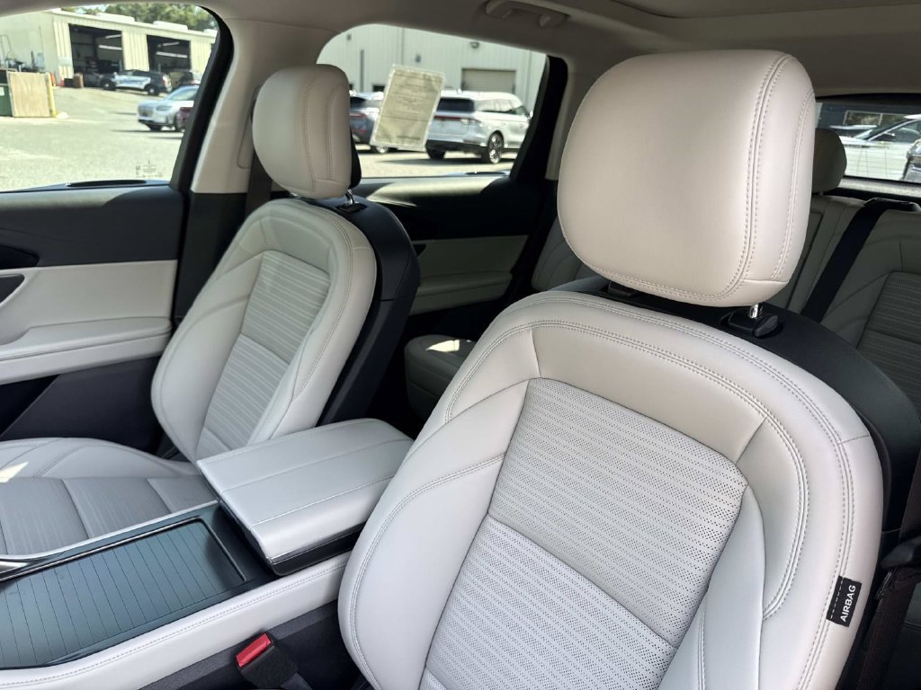 New 2026 Lincoln Nautilus Reserve AWD/4WD image 21