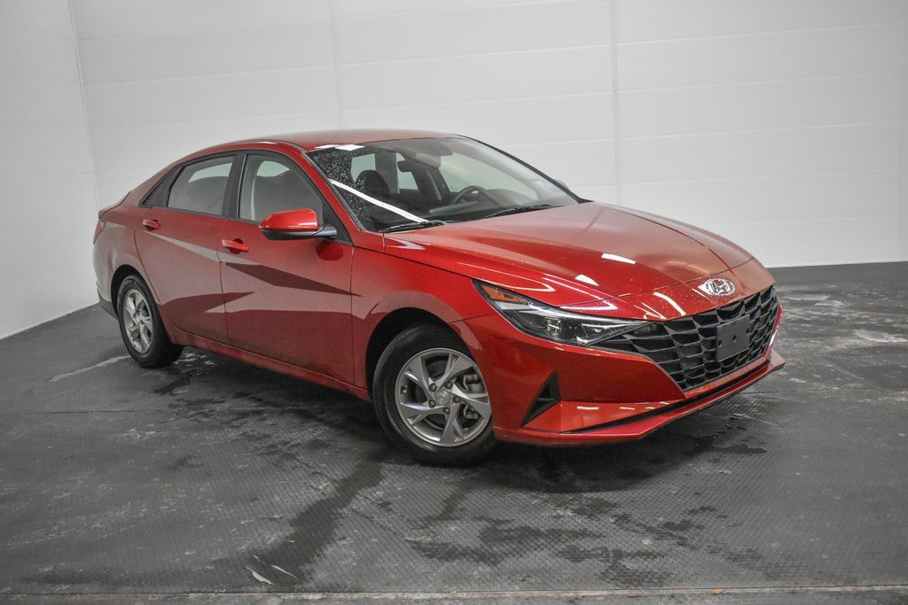 Used 2023 Hyundai Elantra SE w/ Preferred Accessory Package image 1