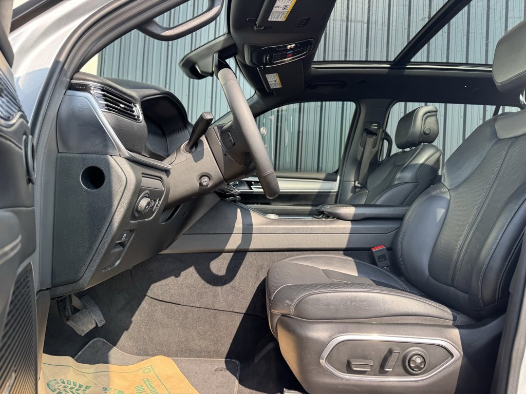 Used 2024 Jeep Wagoneer Series II image 9