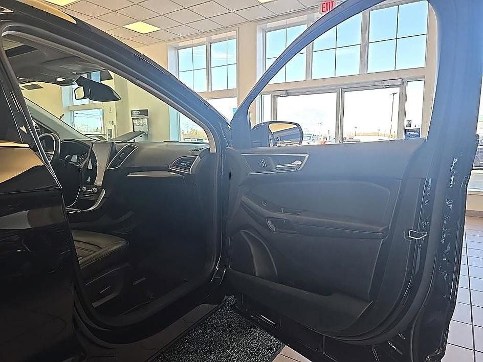 Used 2023 Ford Edge SEL w/ Convenience Package image 36