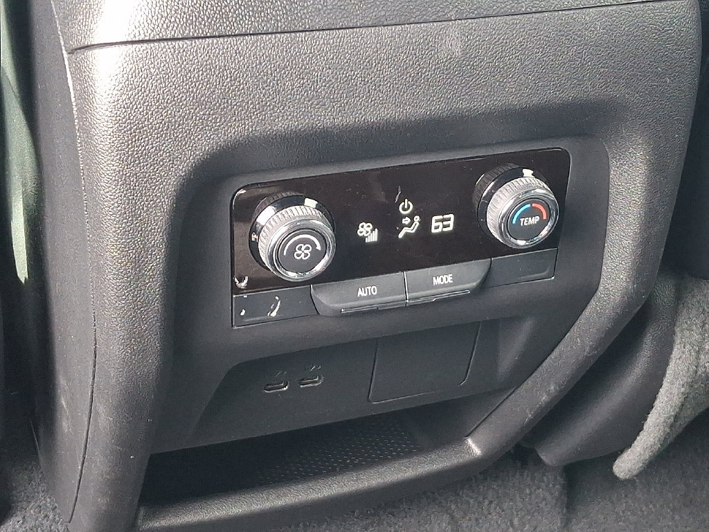Certified 2026 Chevrolet Traverse LT AWD/4WD image 11