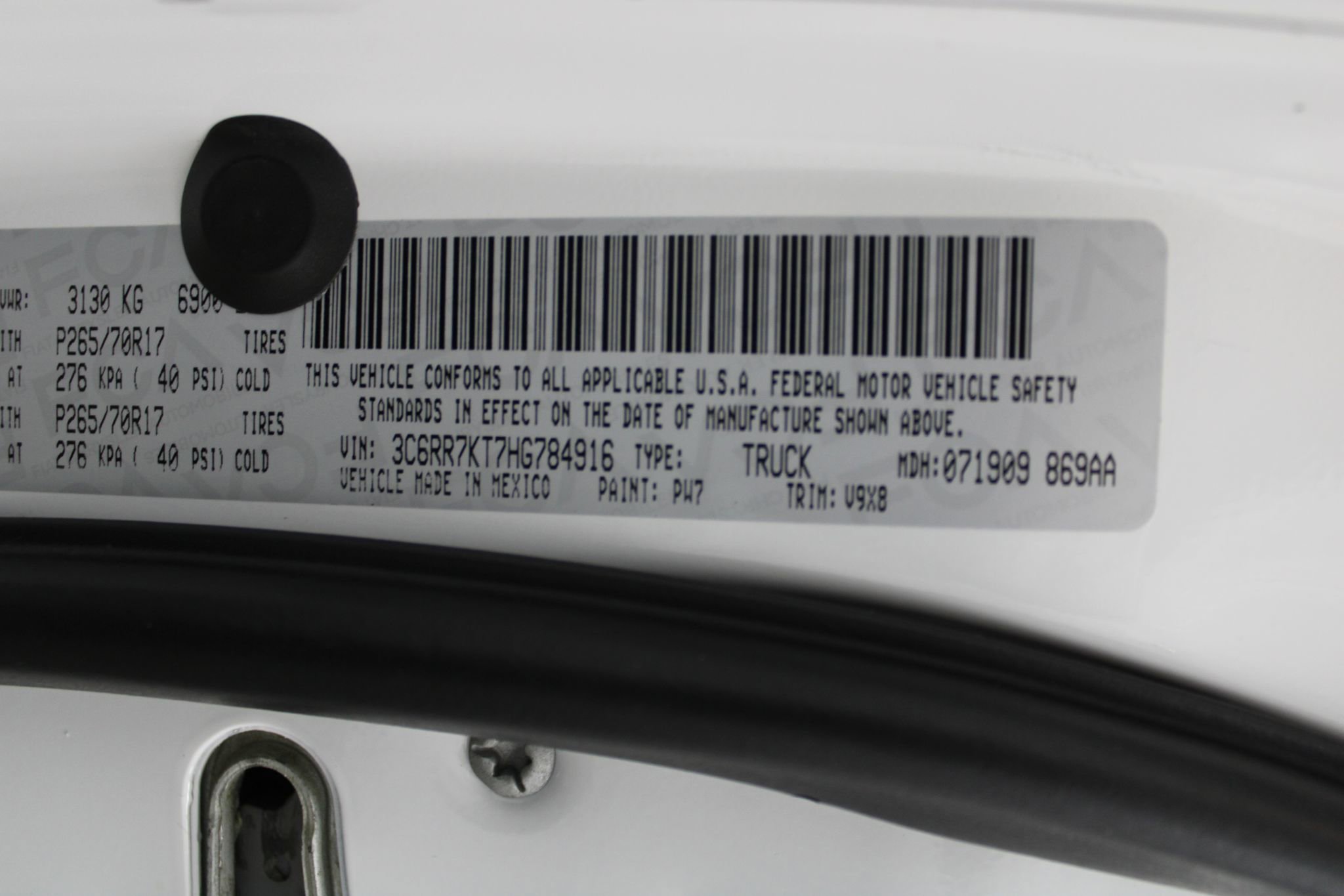 Used 2017 RAM 1500 Express image 33