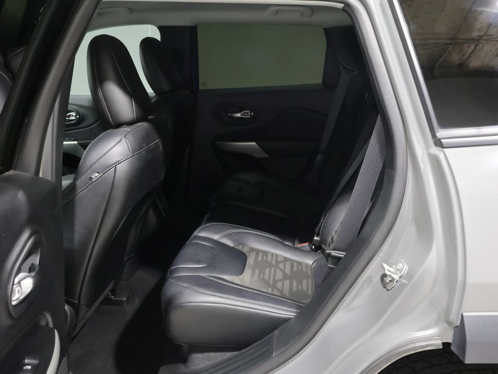 Certified 2022 Jeep Cherokee Latitude AWD/4WD image 18