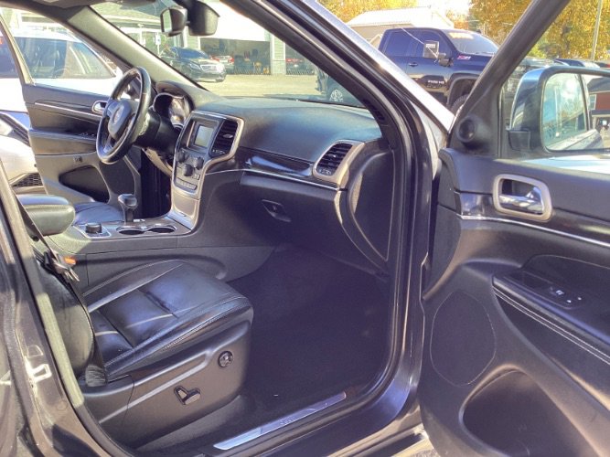 Used 2015 Jeep Grand Cherokee Limited w/ Trailer Tow Group IV image 8