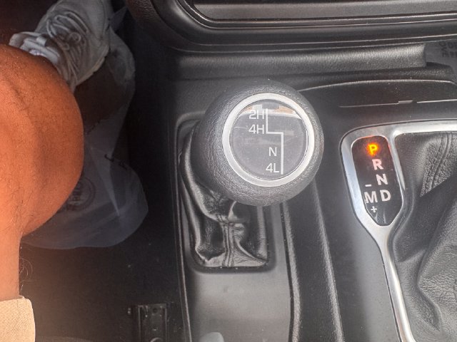 Used 2022 Jeep Wrangler Sport AWD/4WD image 37