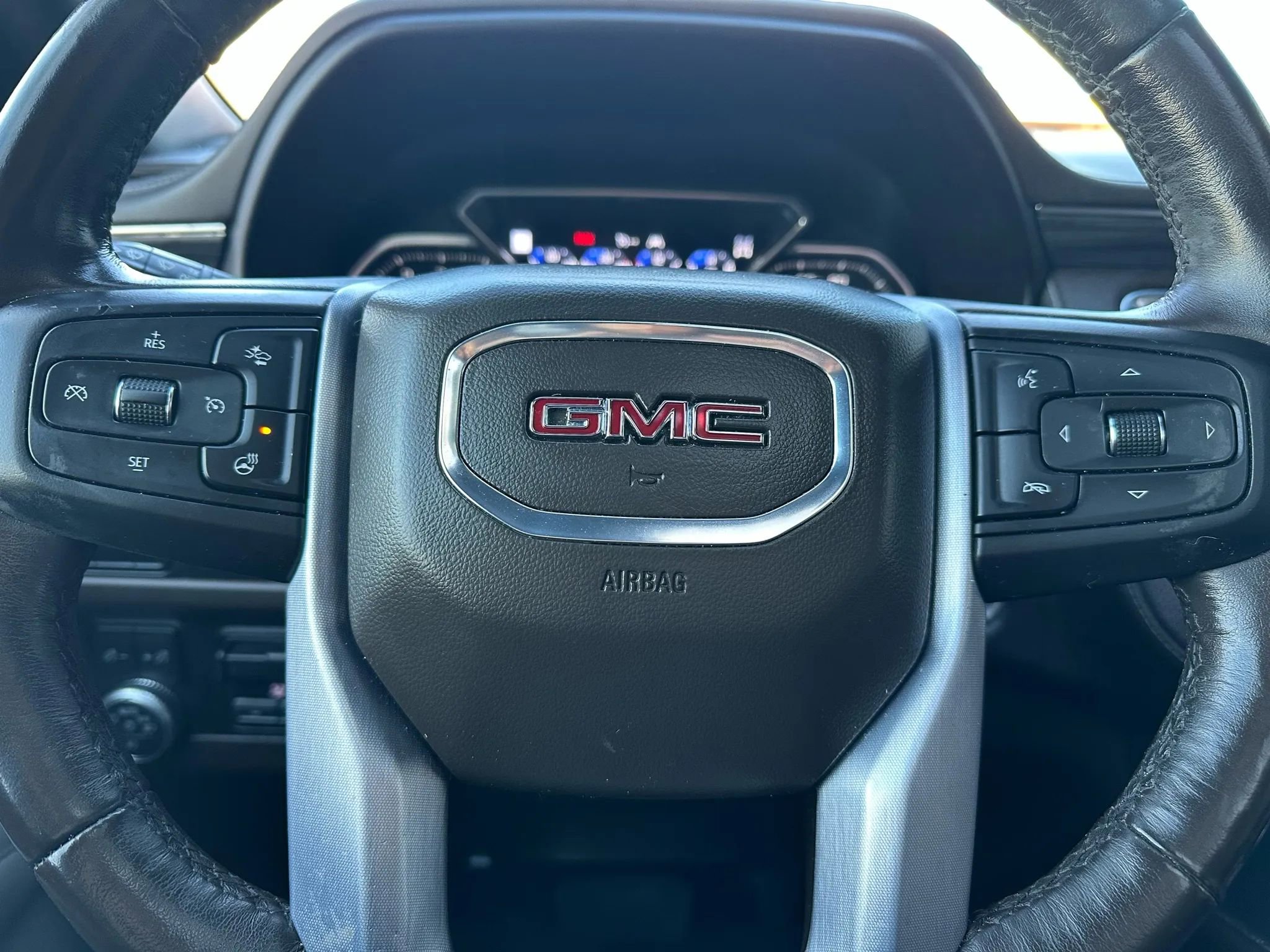 Used 2021 GMC Yukon SLT w/ SLT Luxury Plus Package image 19