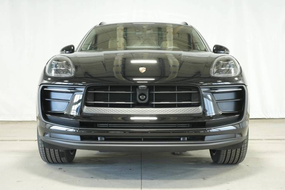 New 2026 Porsche Macan AWD/4WD image 11