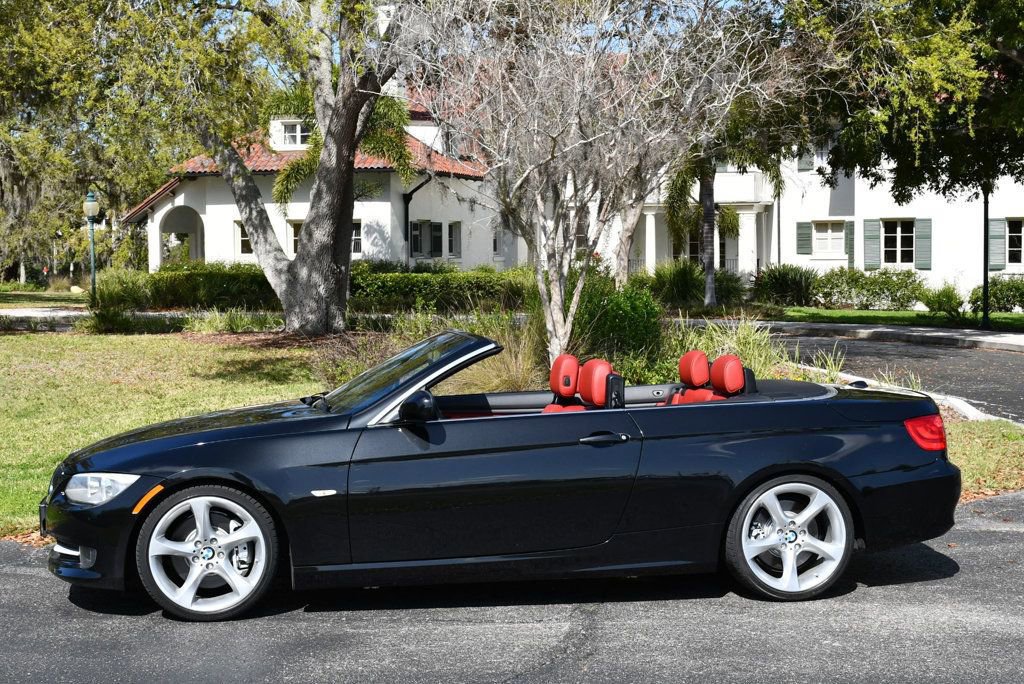 Used 2011 BMW 335i Convertible image 31