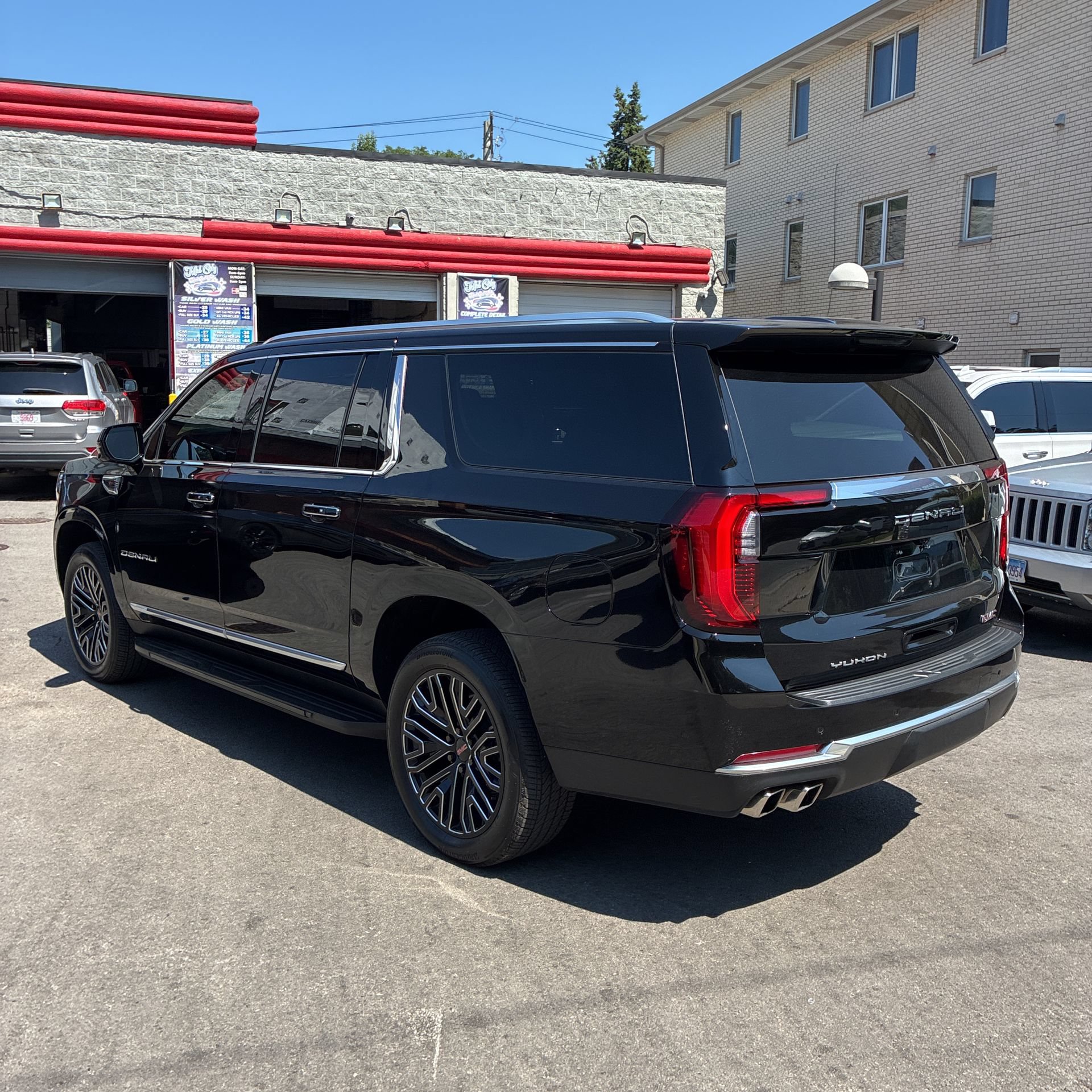 Used 2026 GMC Yukon XL Denali RWD image 3