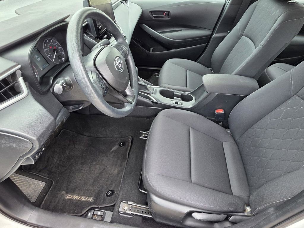 Used 2023 Toyota Corolla LE w/ LE Convenience Package FWD image 6