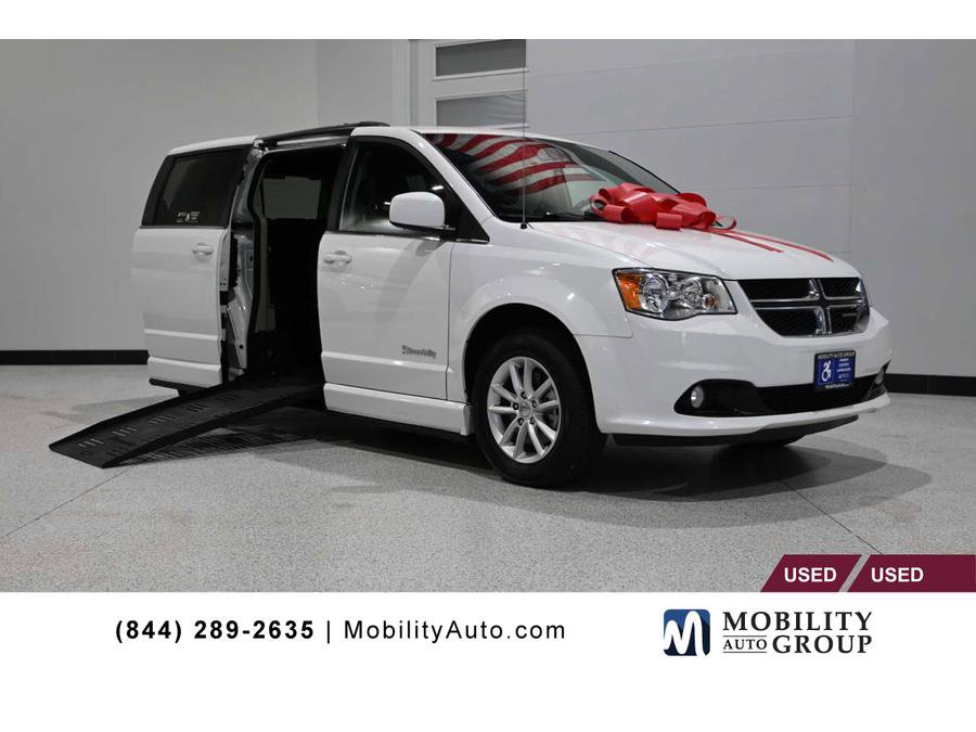 Used 2019 Dodge Grand Caravan SXT image 1