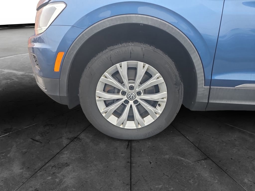 Used 2018 Volkswagen Tiguan SE w/ Panoramic Sunroof Package image 14