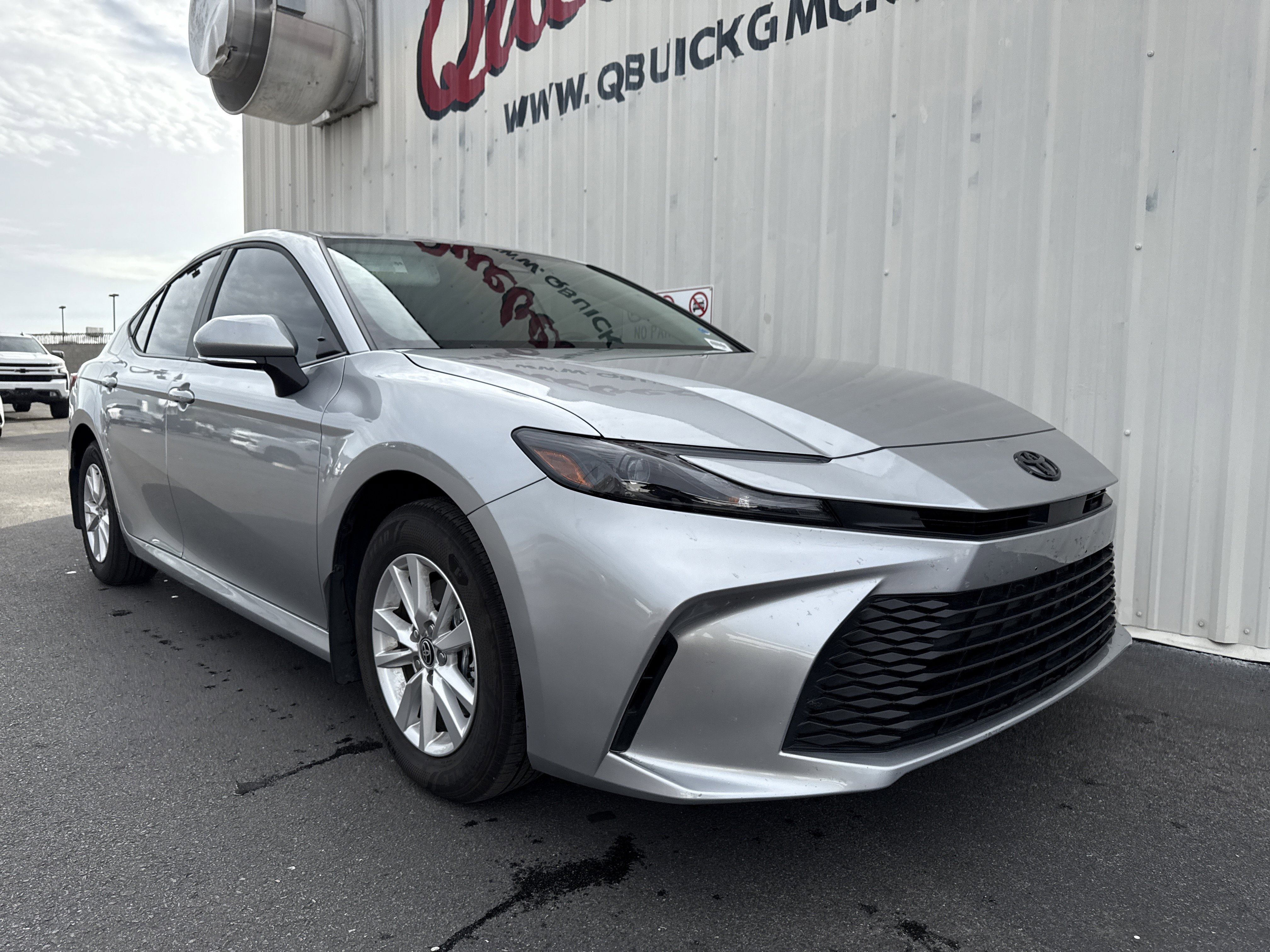 Used 2025 Toyota Camry LE image 29