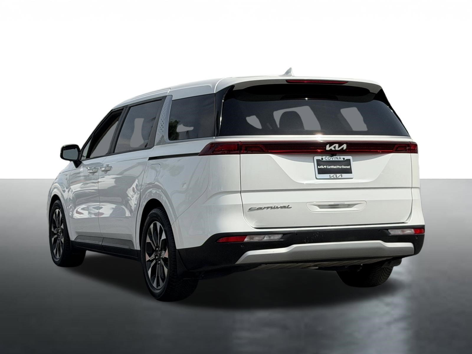 Used 2022 Kia Carnival EX image 6