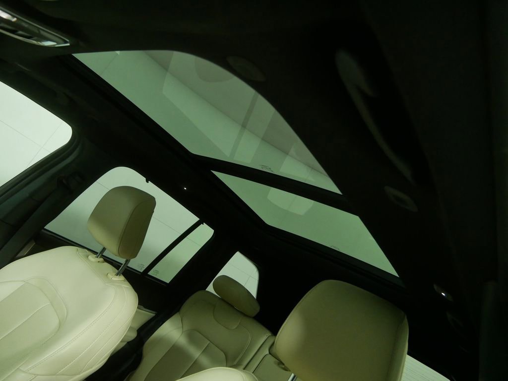 Used 2024 Jeep Grand Cherokee Limited 4xe w/ Luxury Tech Group II image 12