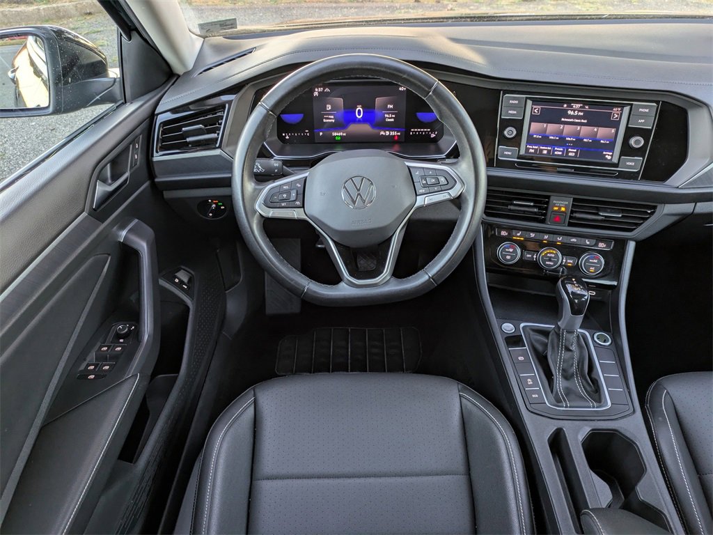 Certified 2024 Volkswagen Jetta SE image 15